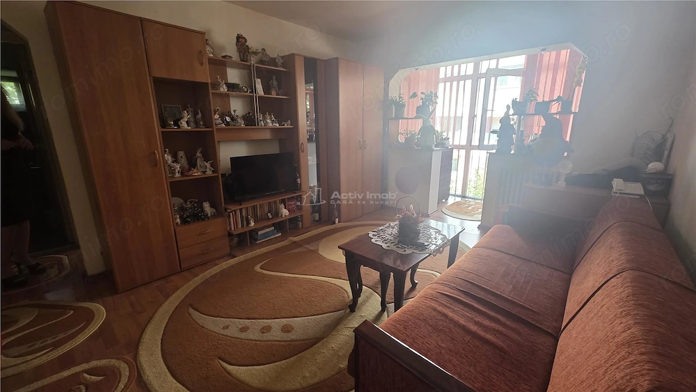 Apartament 2 semidecomandat, etaj 1 - Rovine