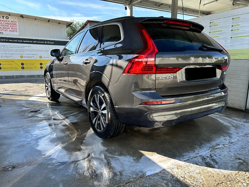Volvo XC60 B4 MHEV AT8 FWD Momentum Pro revizie facuta 27.07.2026 reprezenta,istoric Romania, 10 10