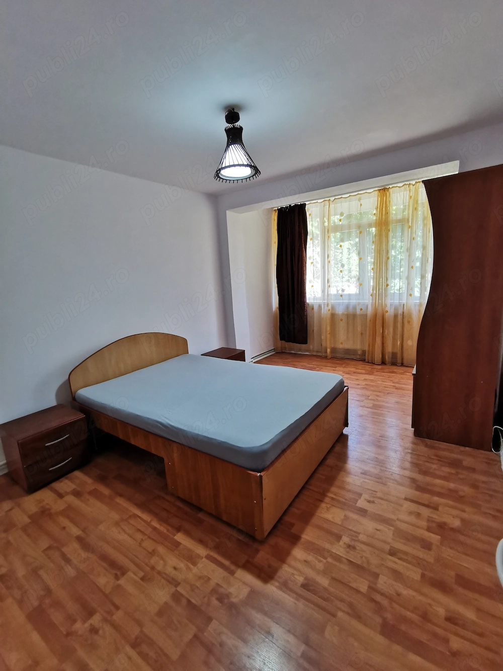 Apartament 3 camere, parter, mobilat și utilat, zona Constructorilor 