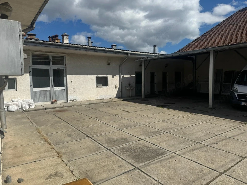 Spațiu comercial de vânzare – 380 mp, Terezian, Sibiu