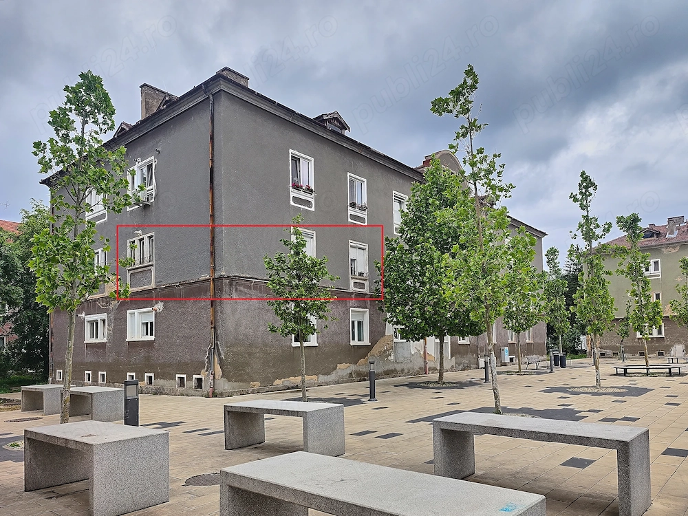 Vând apartament două camere în Reșița în zonă deosebită