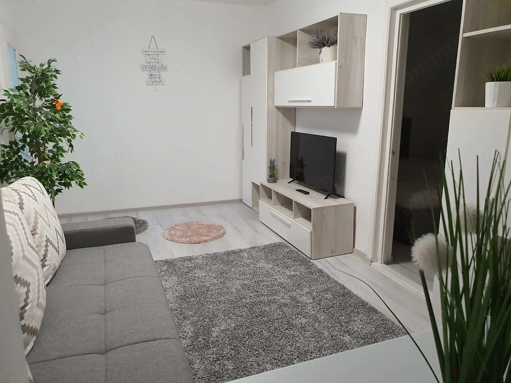 De închiriat   Apartament 2 camere  Zona Spitalul Județean