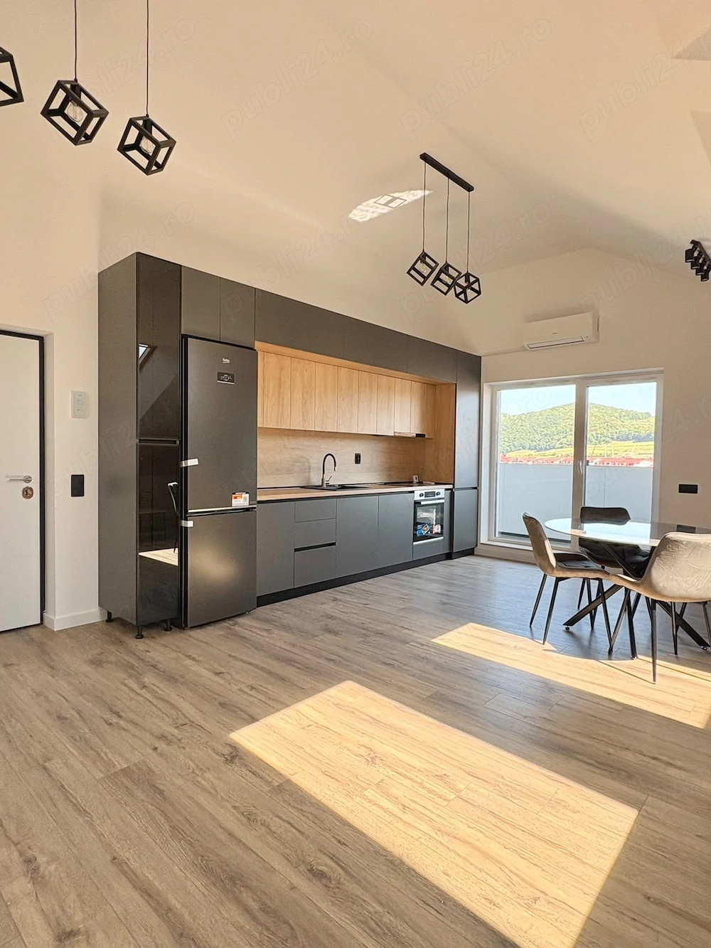 Prima inchiriere! Apartament 2 camere, parcare, lift, AC, zona EROILOR