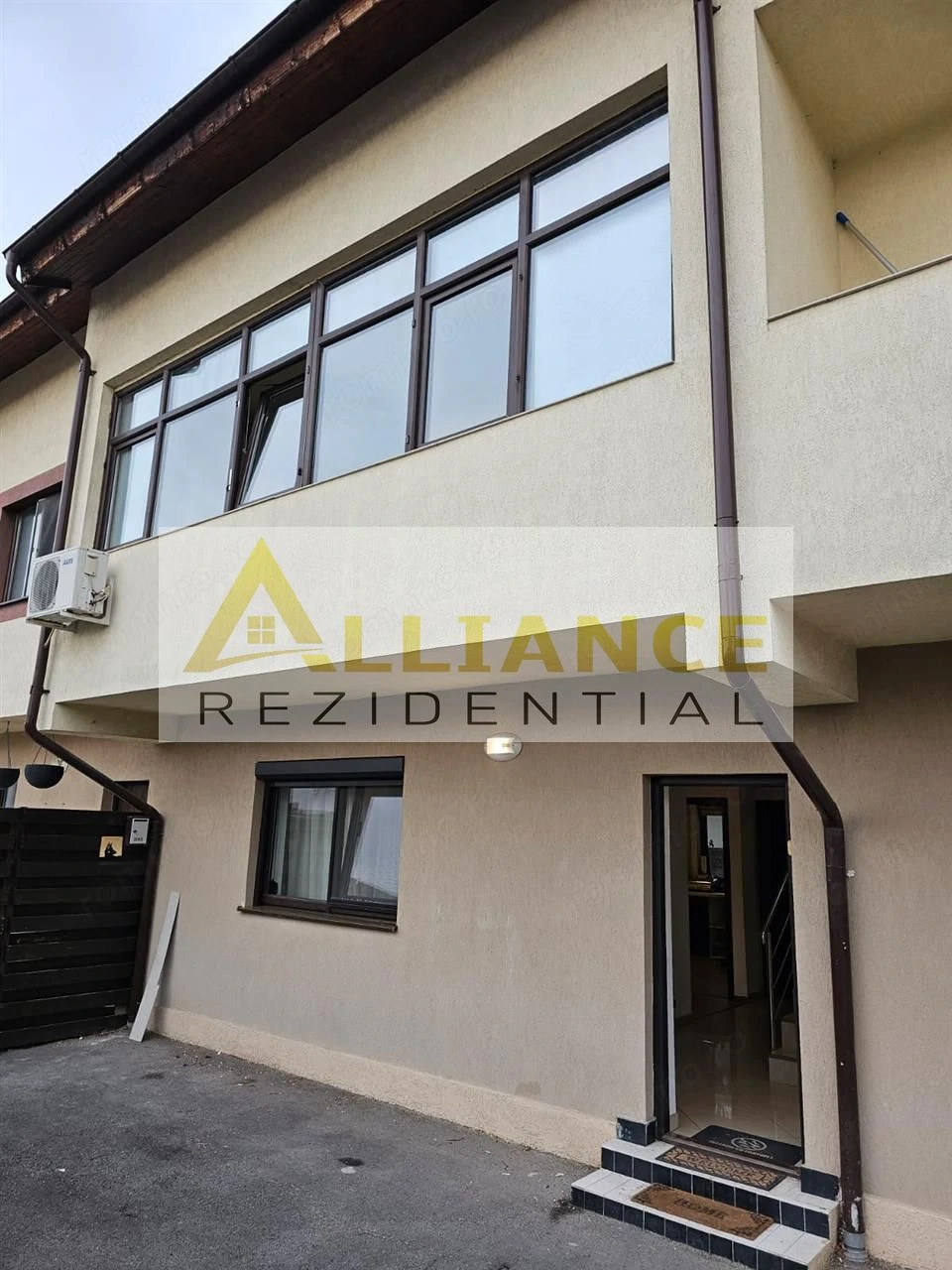 Vila spatioasa | 133 mp utili | Curte proprie | Strada Gabriel Pantazica