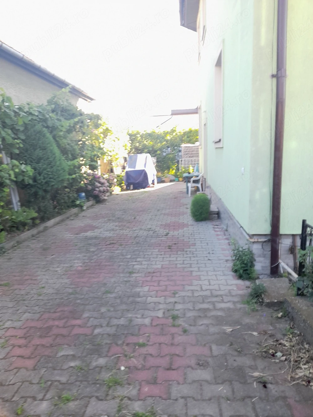 închiriez casă