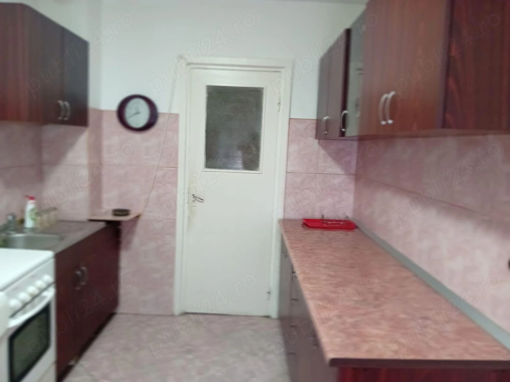Proprietar ofer spre inchiriere apartament cu 3 camere