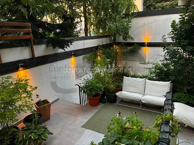 1 Mai  - Pta Victoriei - Apartament 3 camere -gradina de 95 mp amenajata
