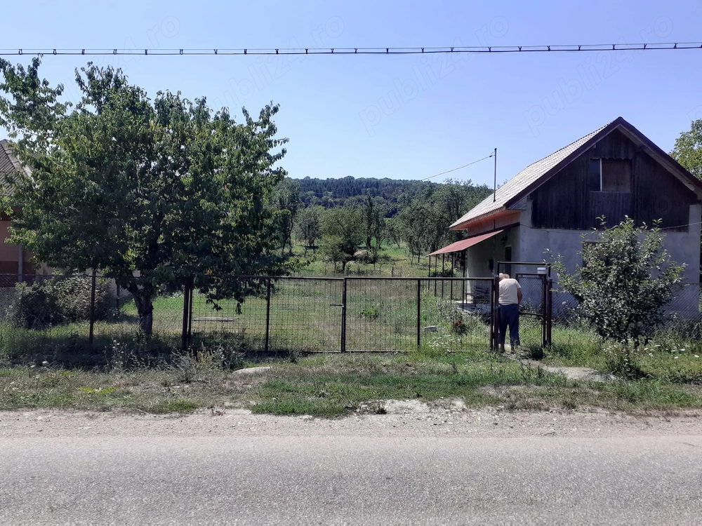 Casă de vânzare