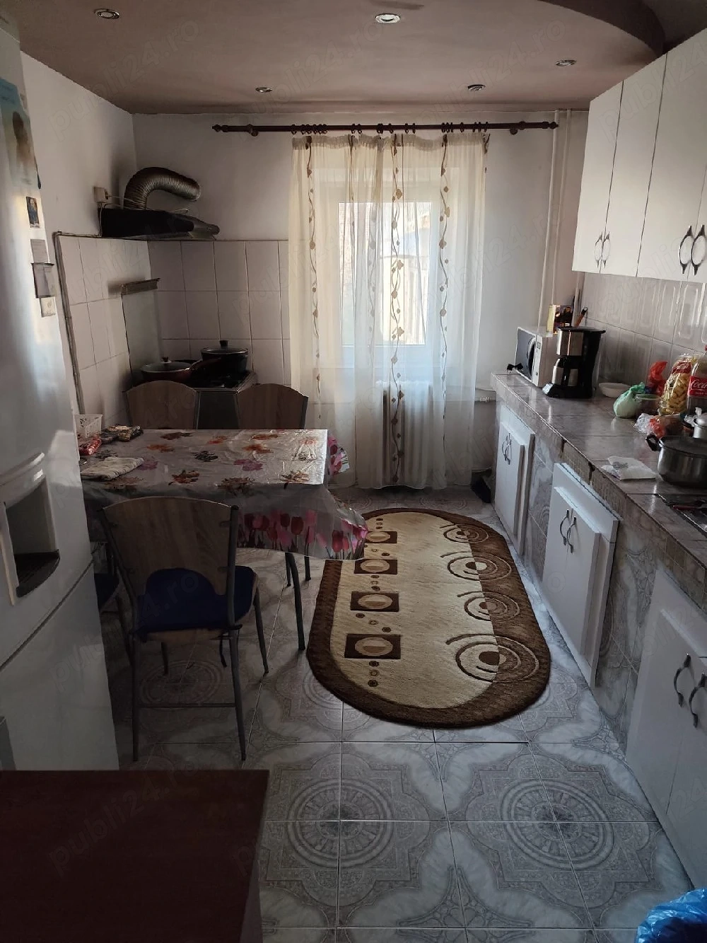 Vând apartament cu 4 camere 