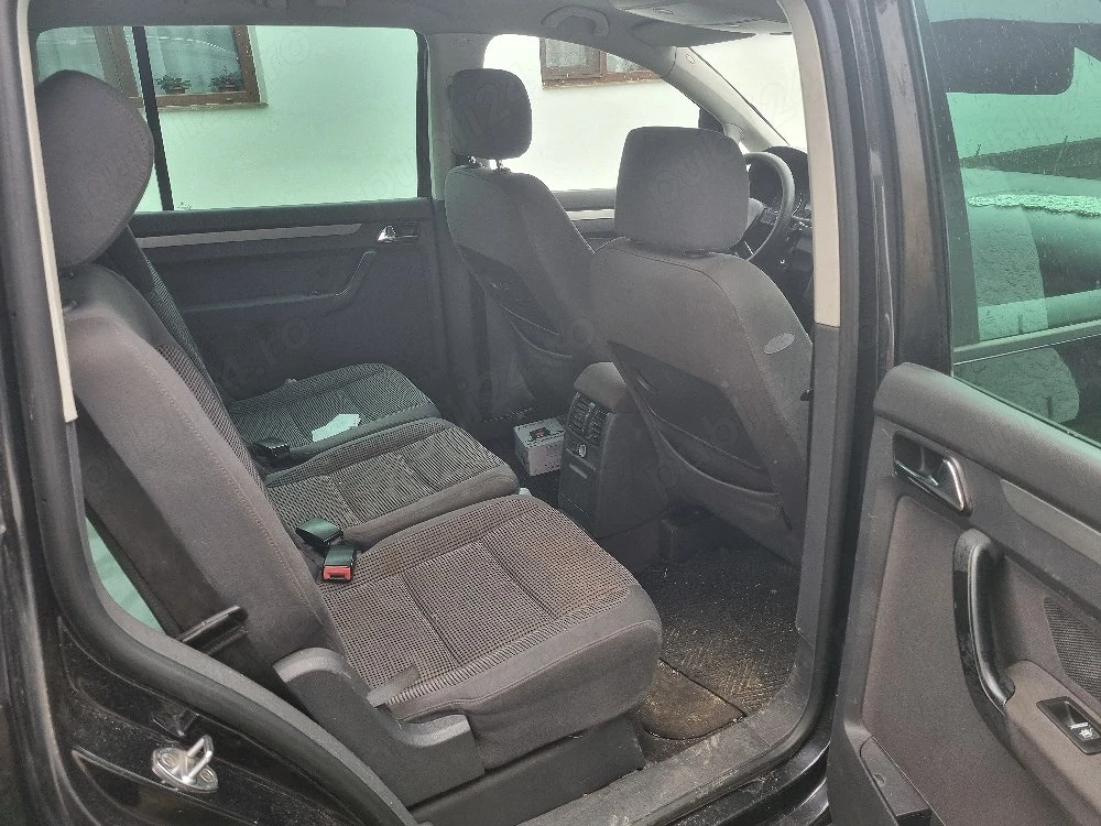 Volkswagen Touran 7 locuri   2.0 TDI (AZV)