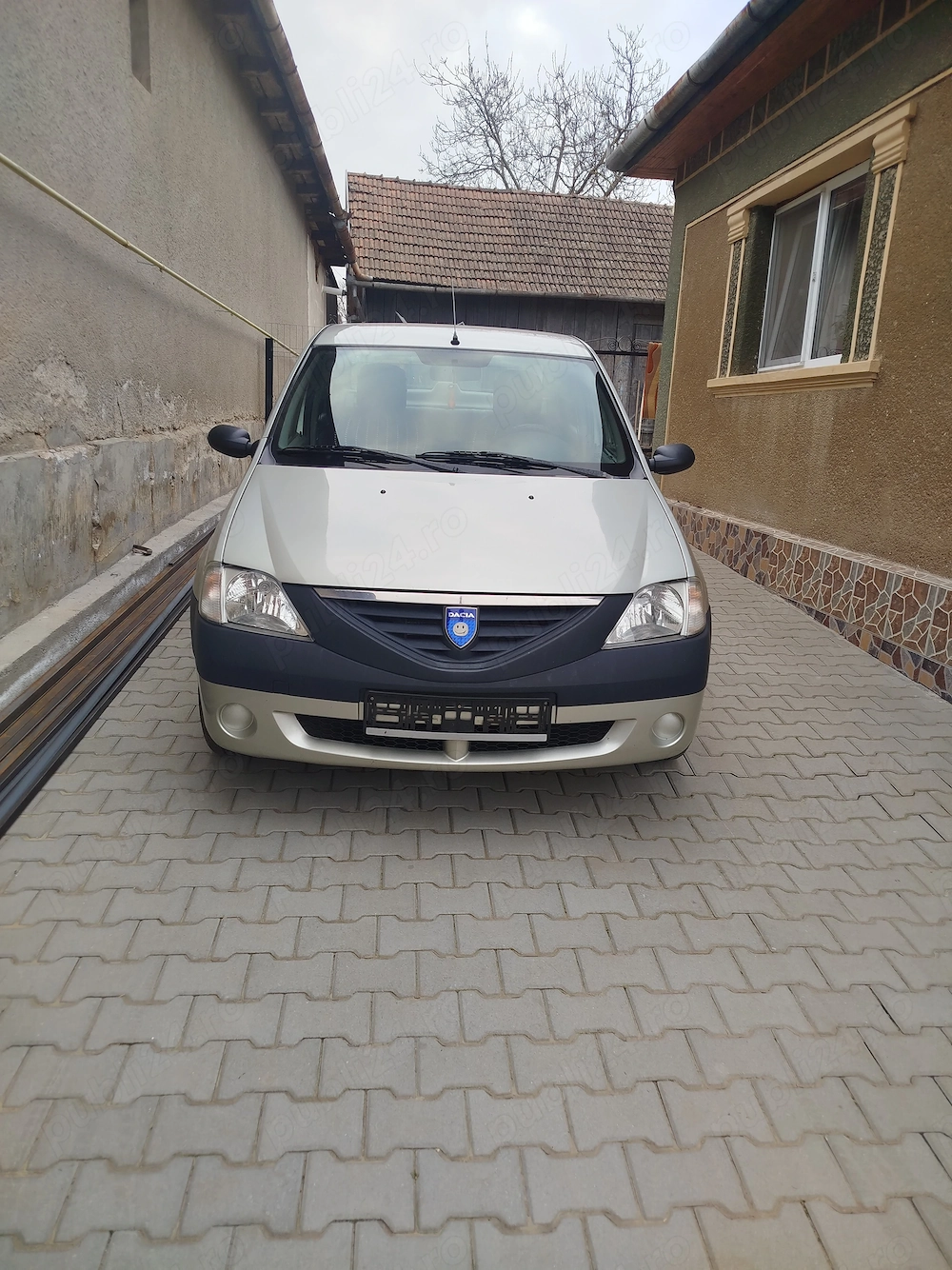 Dacia Logan 2004