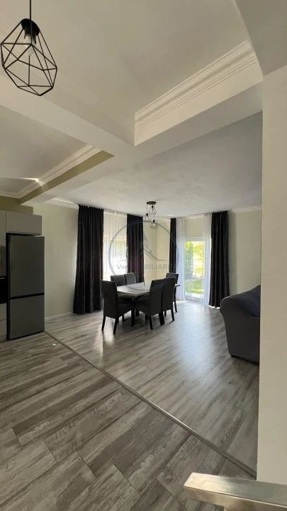 Duplex Modern Nou în Unirea  3 Dormitoare  3 Băi  Curte Privată 