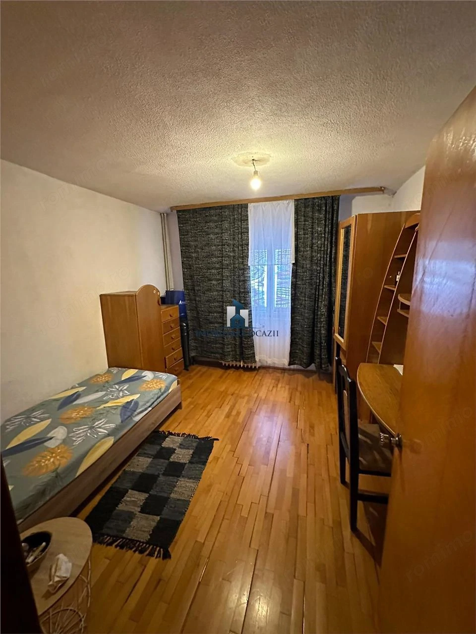 Apartament 4 Camere Decomandat Cercetatorilor