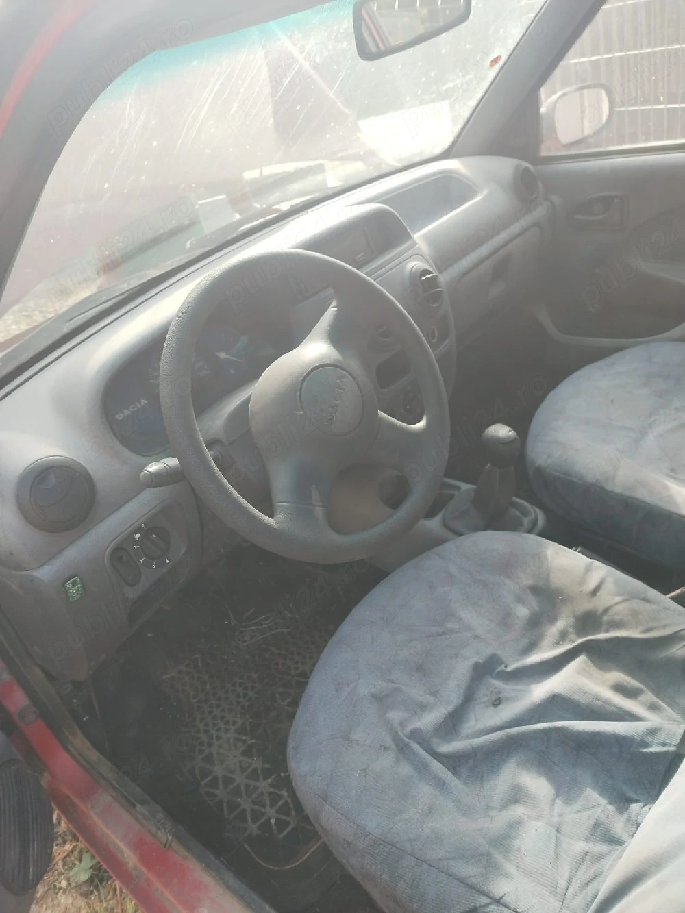 Dezmembrez dacia solenza 
