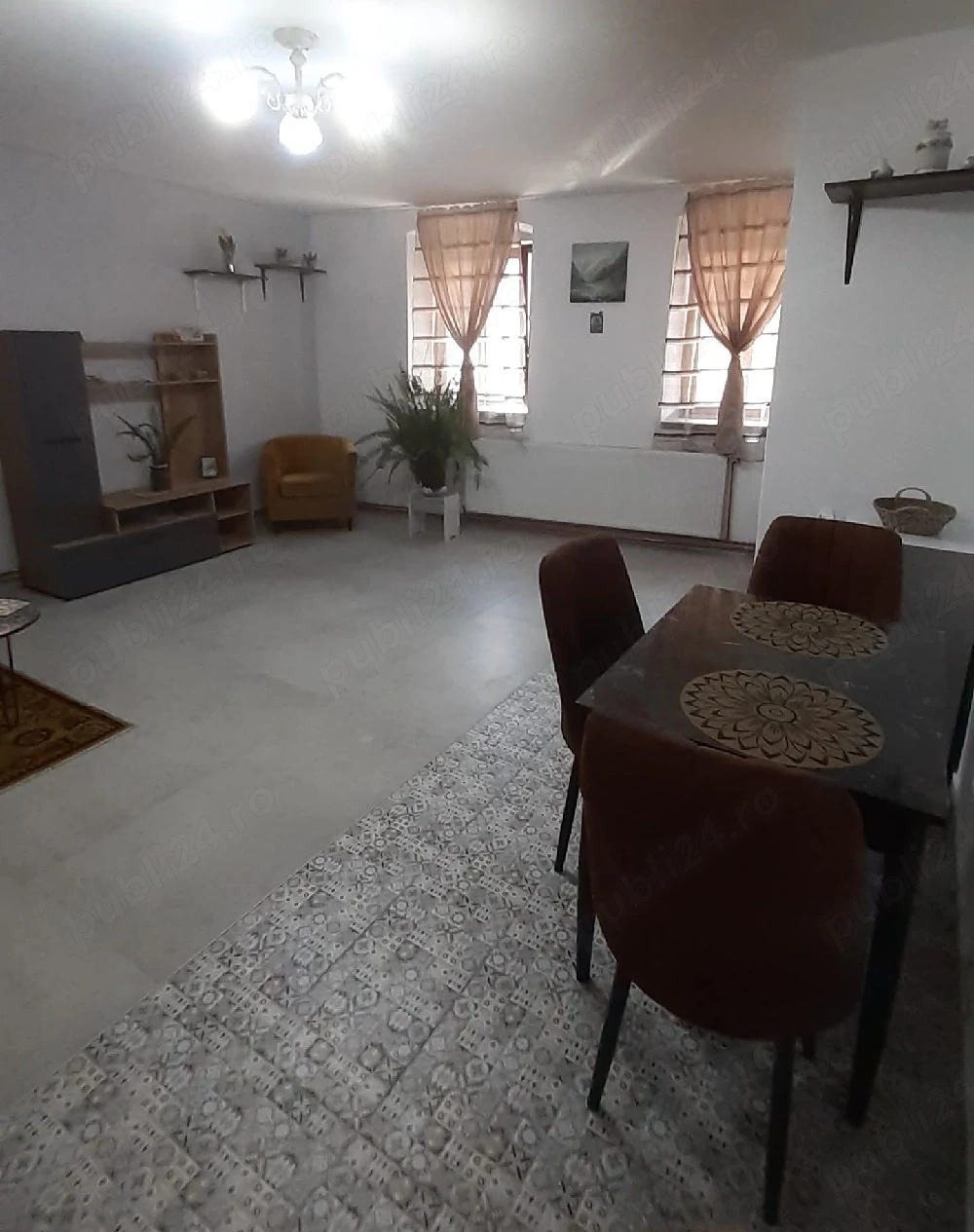 Inchiriez apartament de 2 camere la casa 