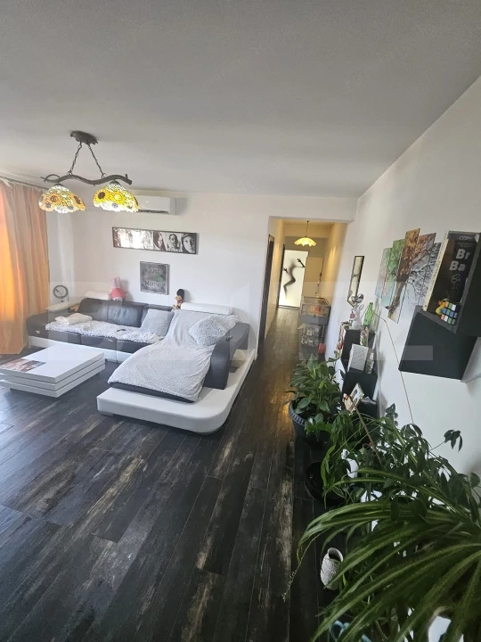 Apartament 3 camere, 77 mp, parcare, zona Cetatii- Poligon