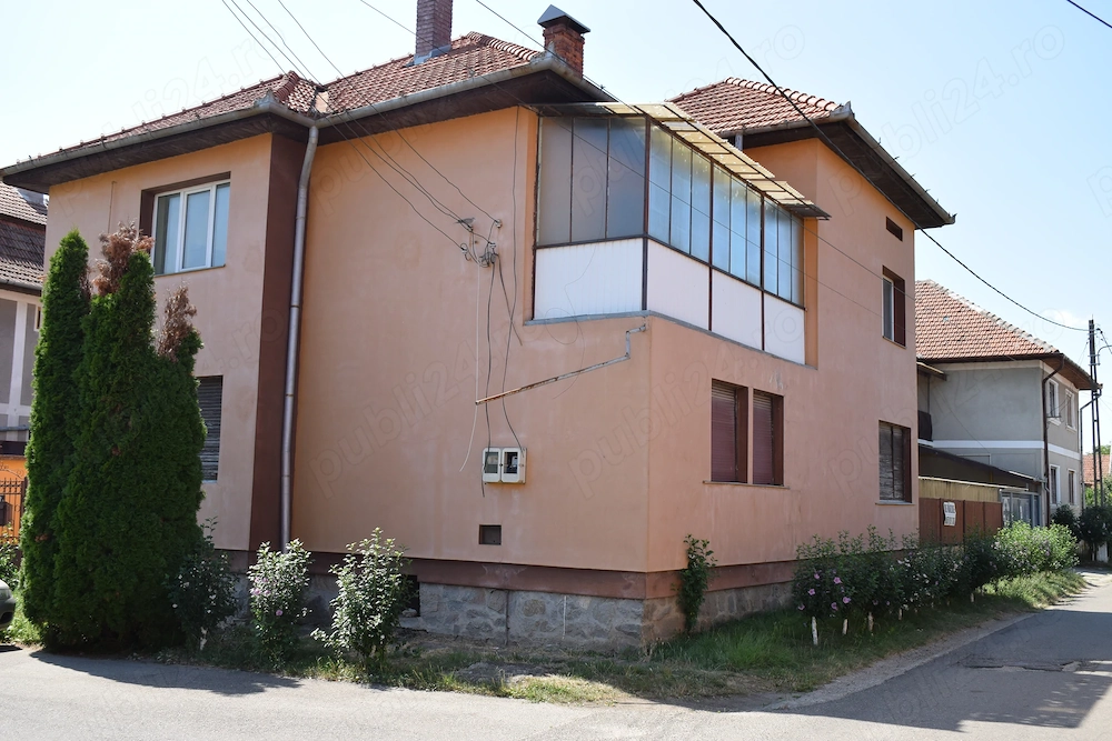 De vanzare casa 6 camere Marghita ,Bihor