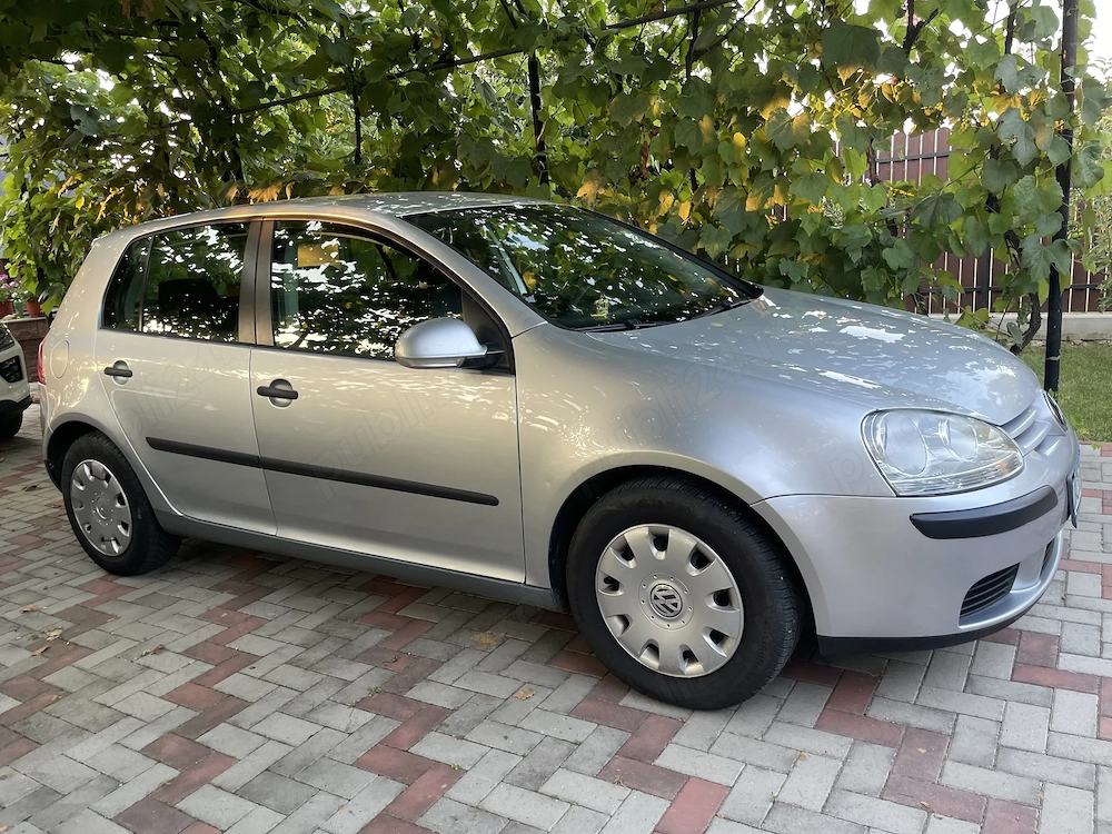 Vând Volkswagen Golf V 1.4 benzina 2006