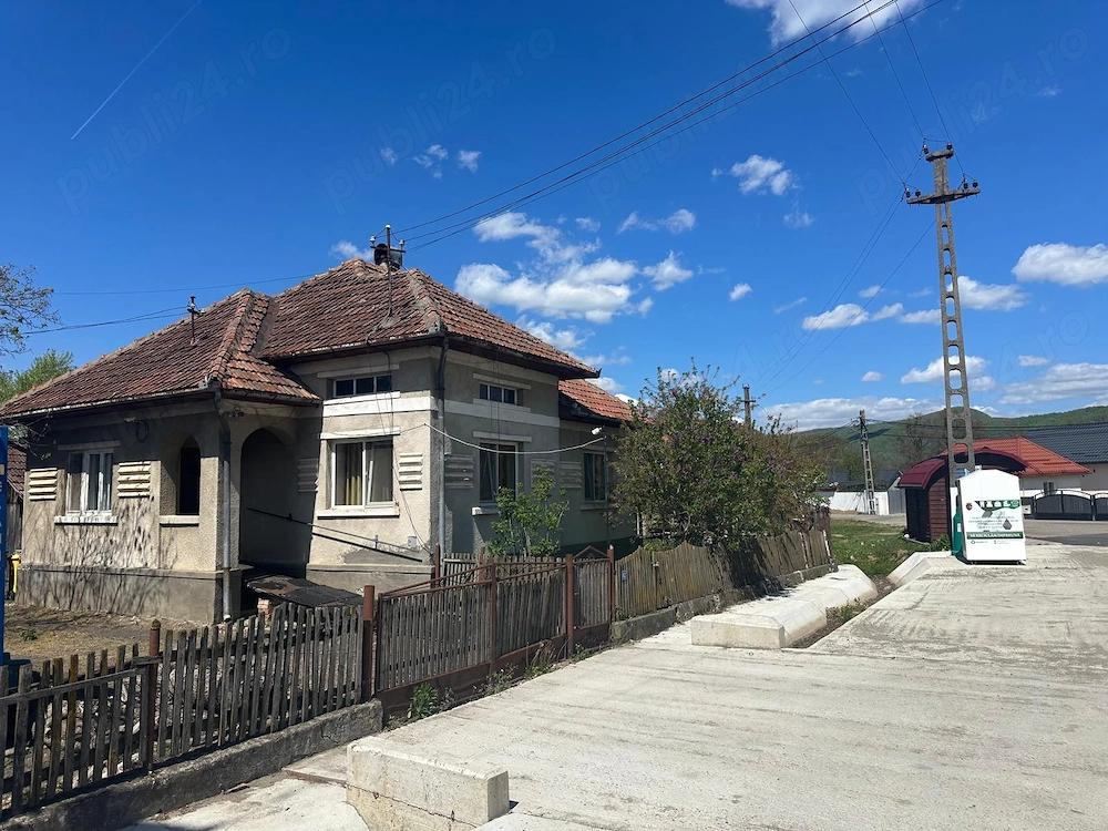 Vând casă Busag