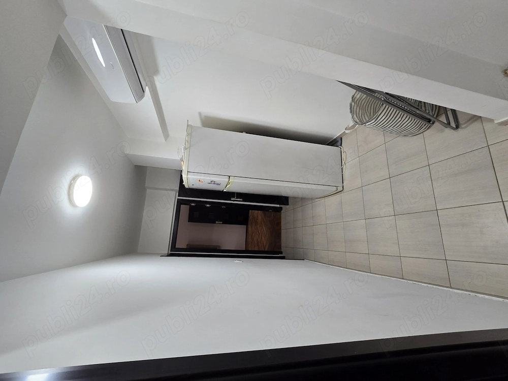 Inchiriez apartament 3 camere