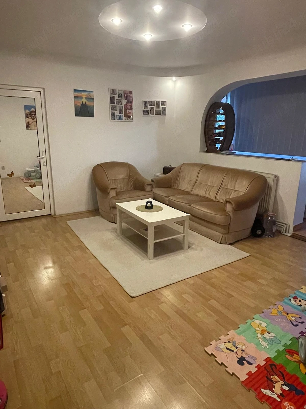 Apartament 3 camere de închiriat 