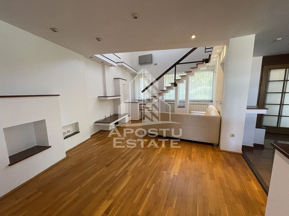 Casa de inchiriat, 4 dormitoare, 3 bai, garaj, curte, zona Lipovei.