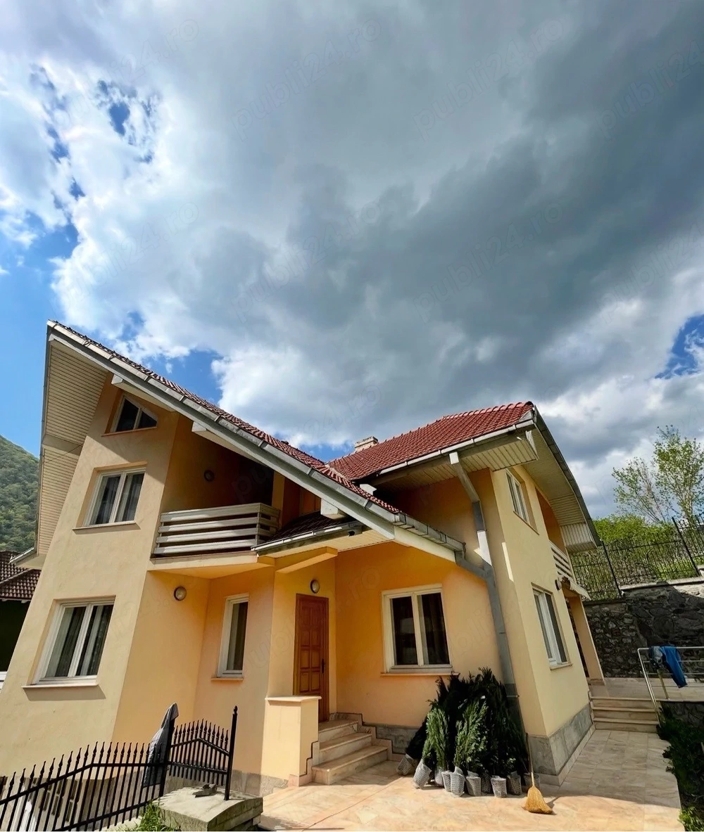 vila casa de vanzare Baile Herculane central