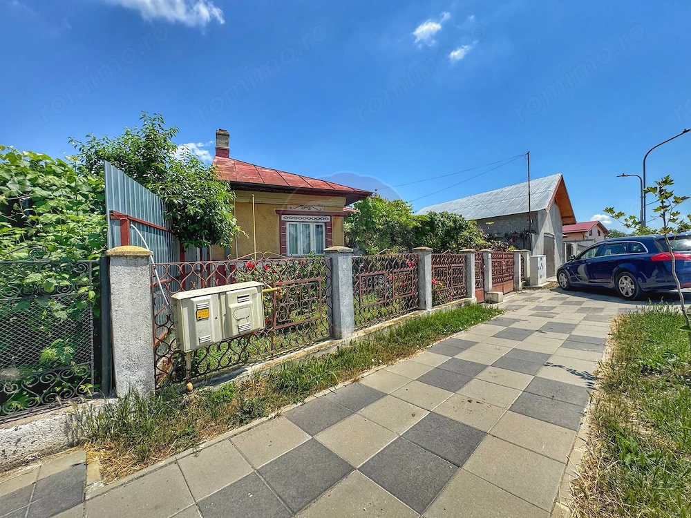 Casă batraneasca cu 3 camere-Oportunitate de Investiție in Domnesti