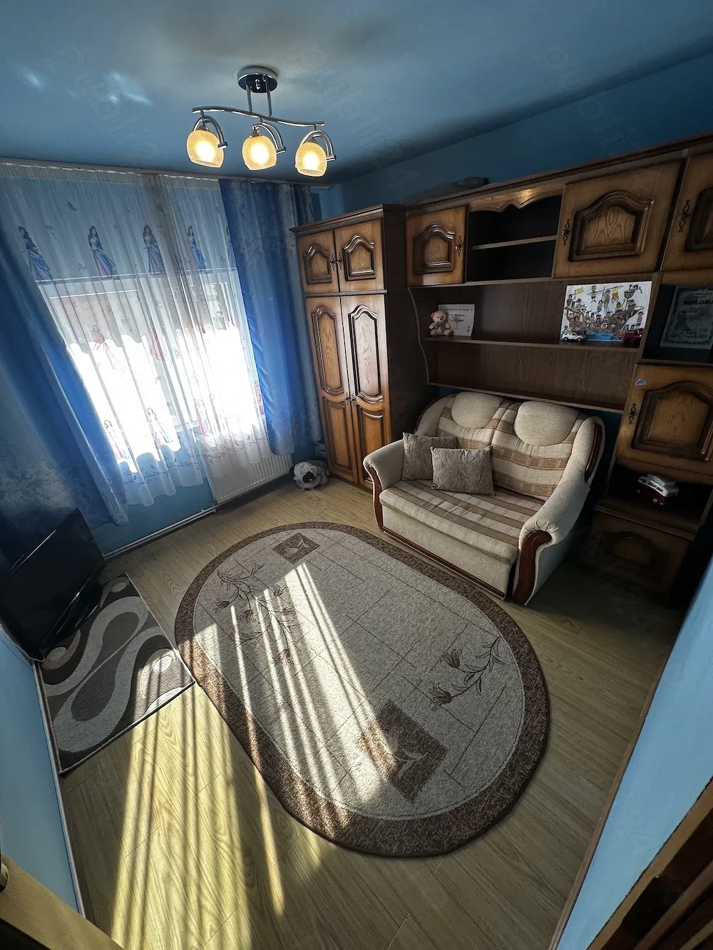 Apartament de vanzare 3 camere, etajul 2, cart. Dealul Florilor