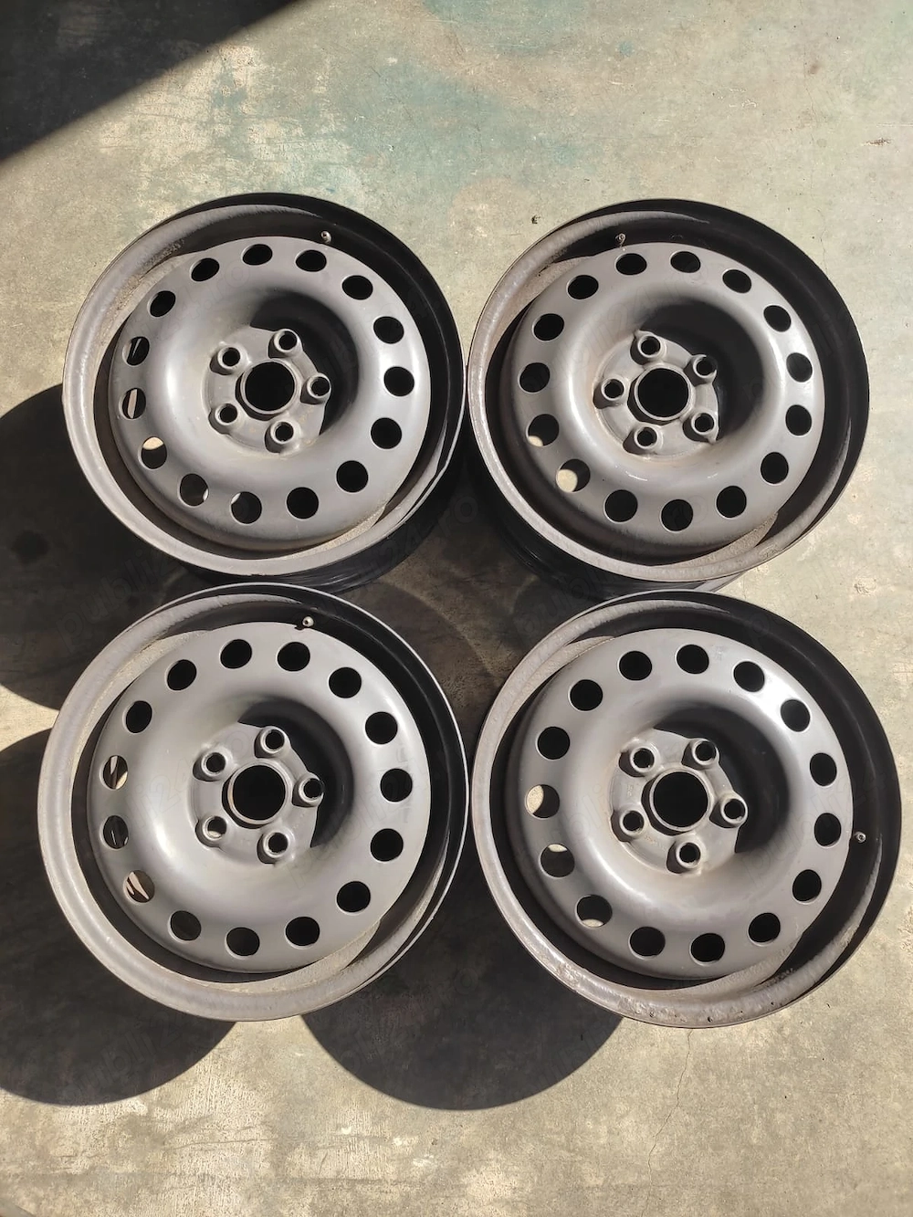 4 Jante VW SHARAN 5X112 R16 sunt revopsite in stare buna 