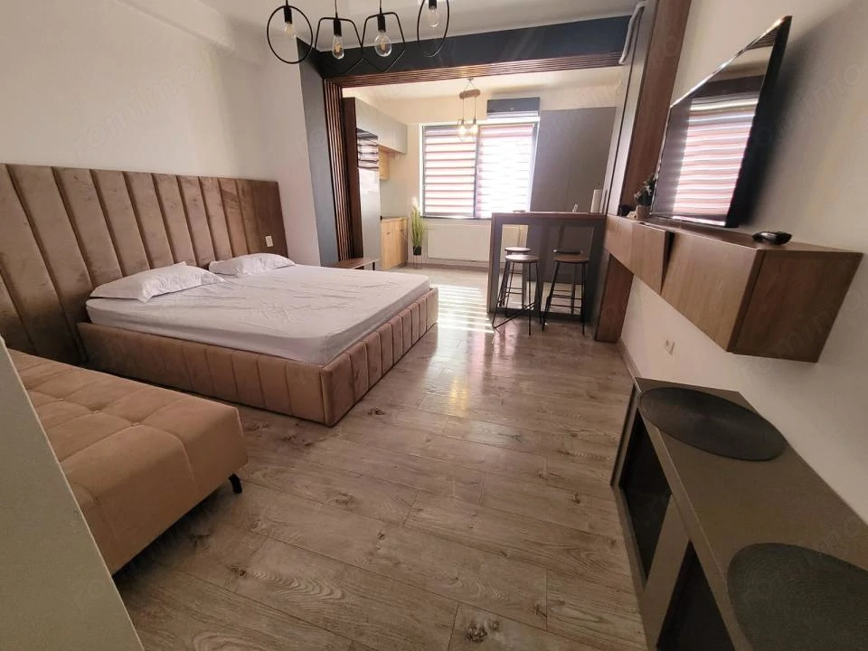 Studio |  Etaj 7 | Piscina | Stefan Building | zona Azimuth