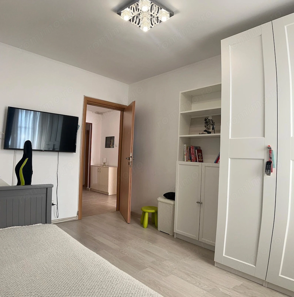 Apartament 4 camere zona Piata Sudului