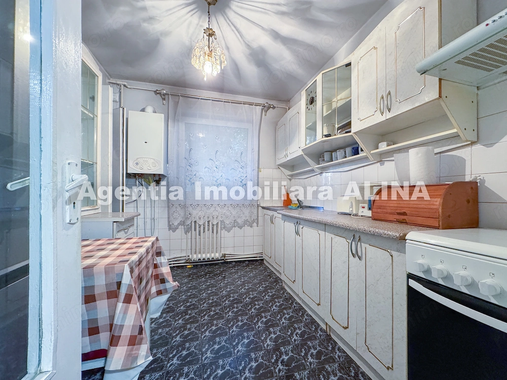 Ap. 3 camere in Mun. Deva, Jud. HD, zona Progresului, Str. George Enescu, etaj 1.