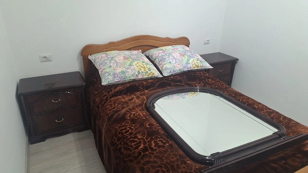 Ofer spre chirie Ap 2 cam et 4 ,Republicii ,1300 lei   luna 