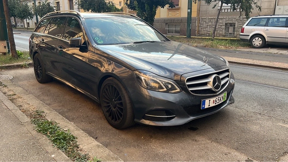 vând o mașină adusă recent din Germania un E350CDI