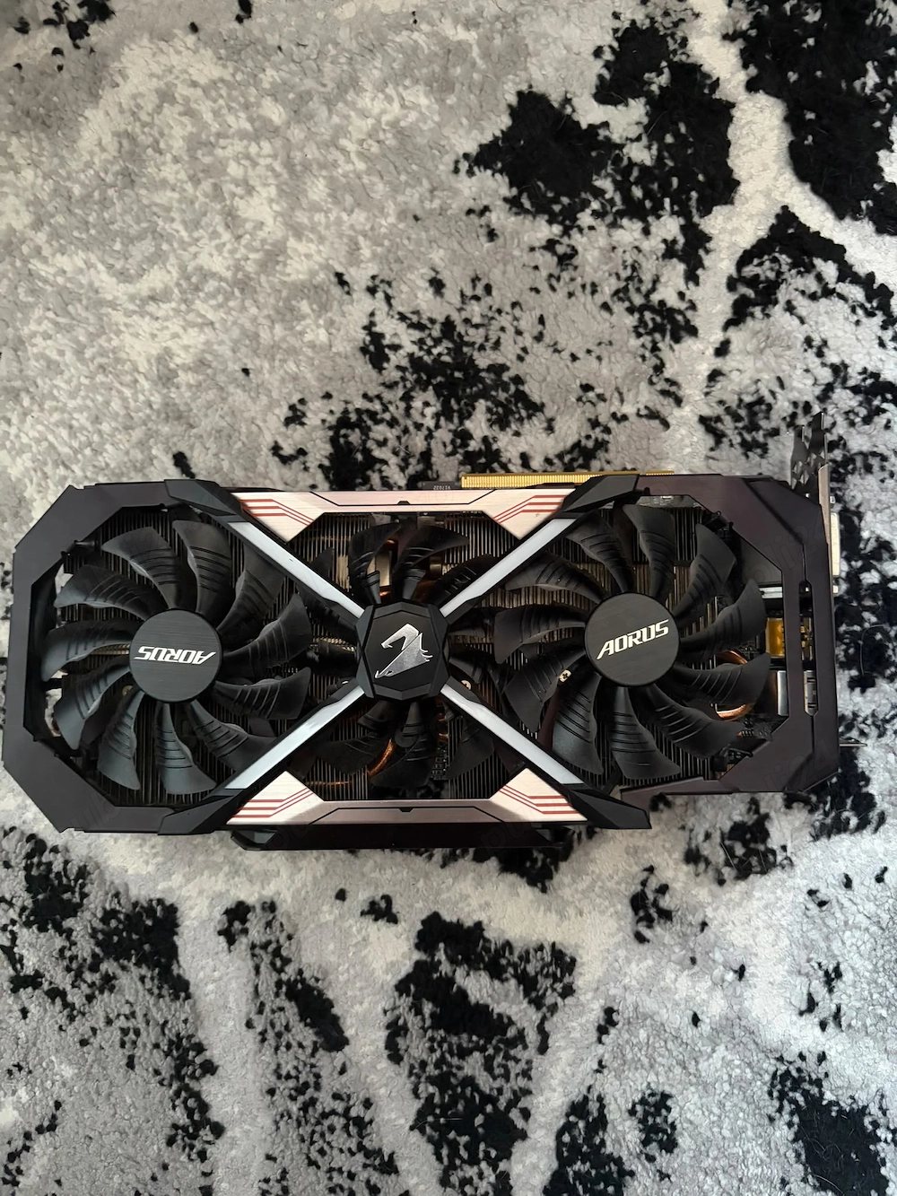 GTX 1080 TI + Sursa Corsair 550W