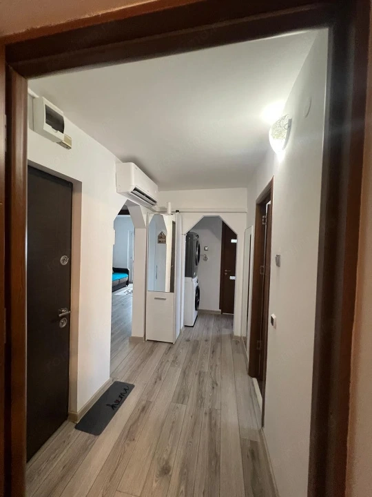 Reducere de pret, Apartament 3 camere, 2 bai, 2 balcoane Craiovita Noua