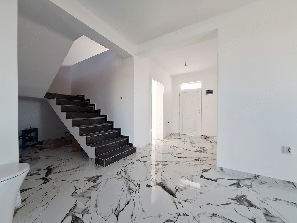 Casa individuala. Aproape de Uzina de apa. Curte generoasa.