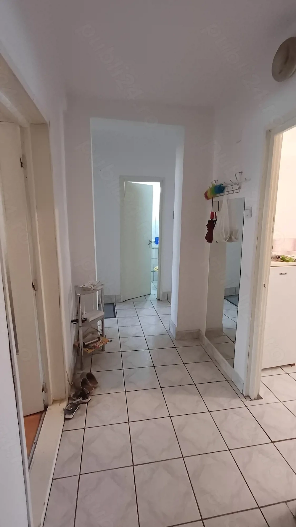 Vând apartament 3 camere Pâncota 