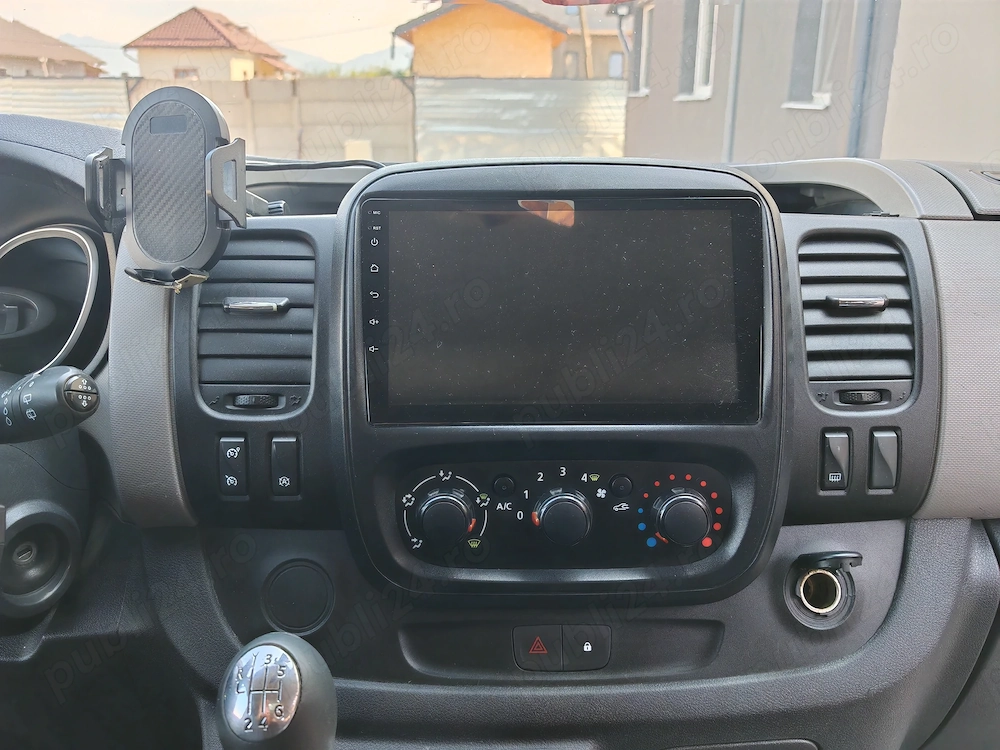 Vând Renault Trafic III,L1H2, 145 cp, 8+1 locuri 