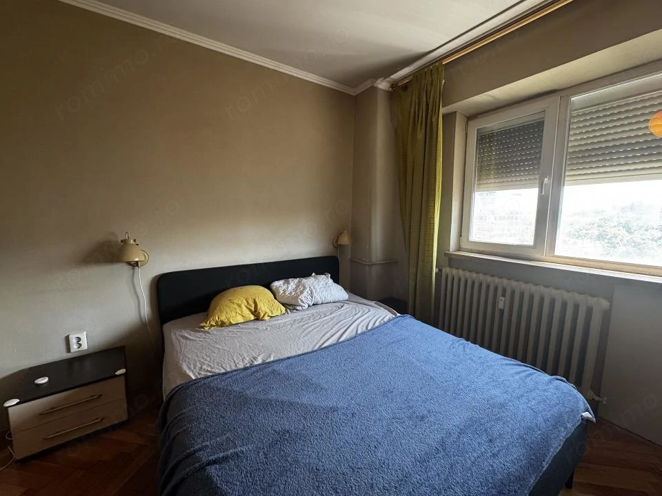 Apartament cu 3 camere, zona Iulius Mall