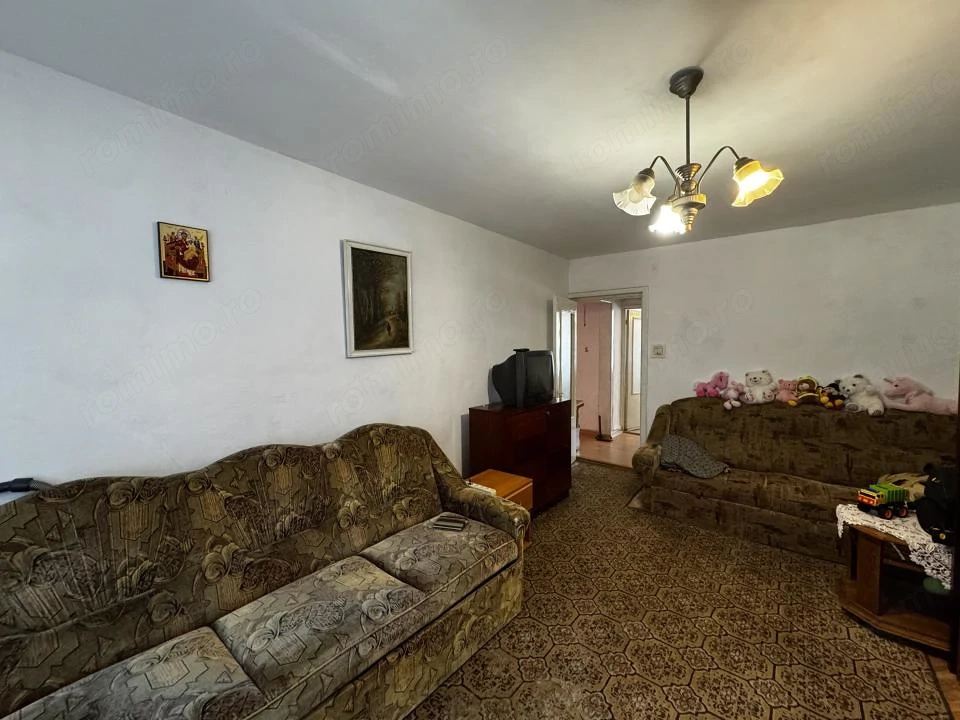 Apartament decomandat cu 2 camere, zona Simion Barnutiu