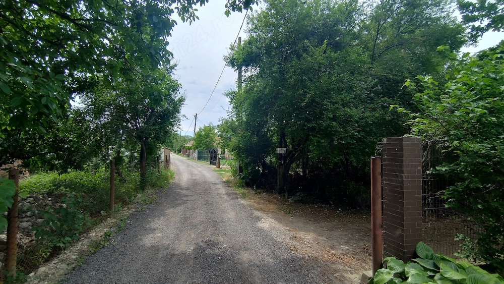 OLTENI  BUJORENI VALCEA 2200 mp teren constructii