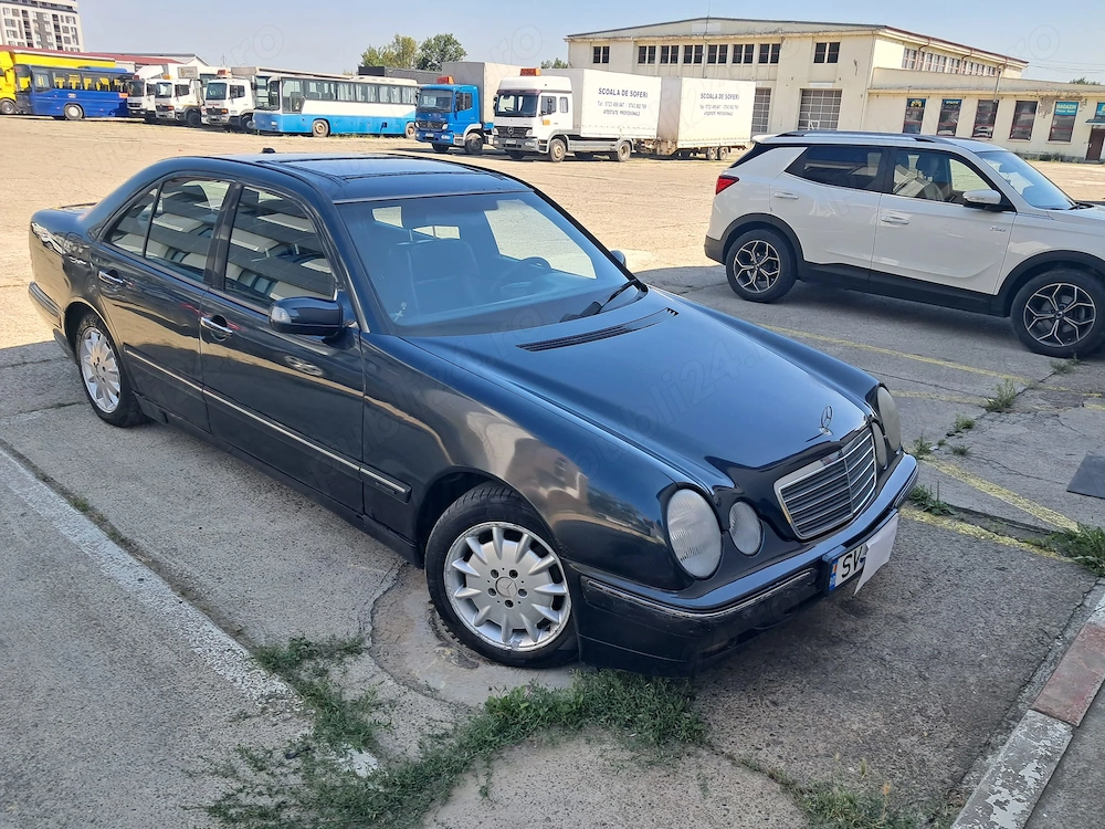 Mercedes-Benz E 240 Elegance, 2.6 benzină, cutie automată secvențială,, an 2000