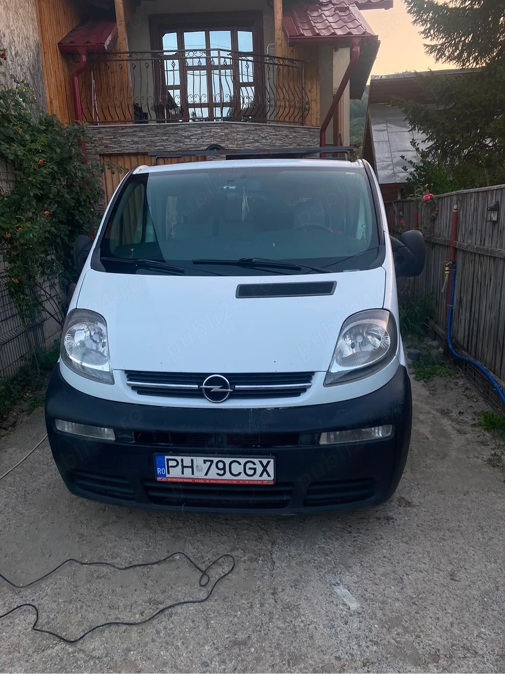 Vand opel vivaro, 6 locuri+marfă, 120cp 2005