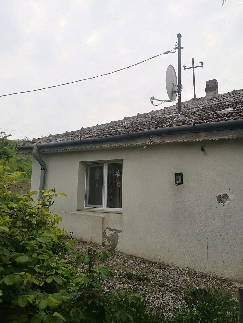Vând casa 2 camere