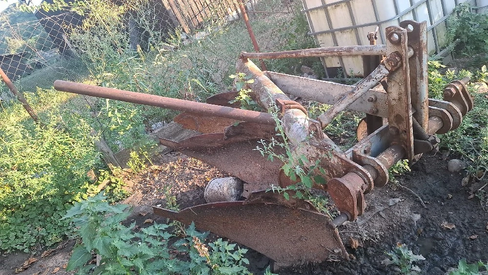 Vând Tractor Utb 650