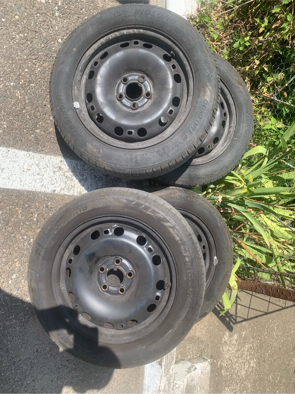 Roți 195/55 R15 vară cu jante de oțel 