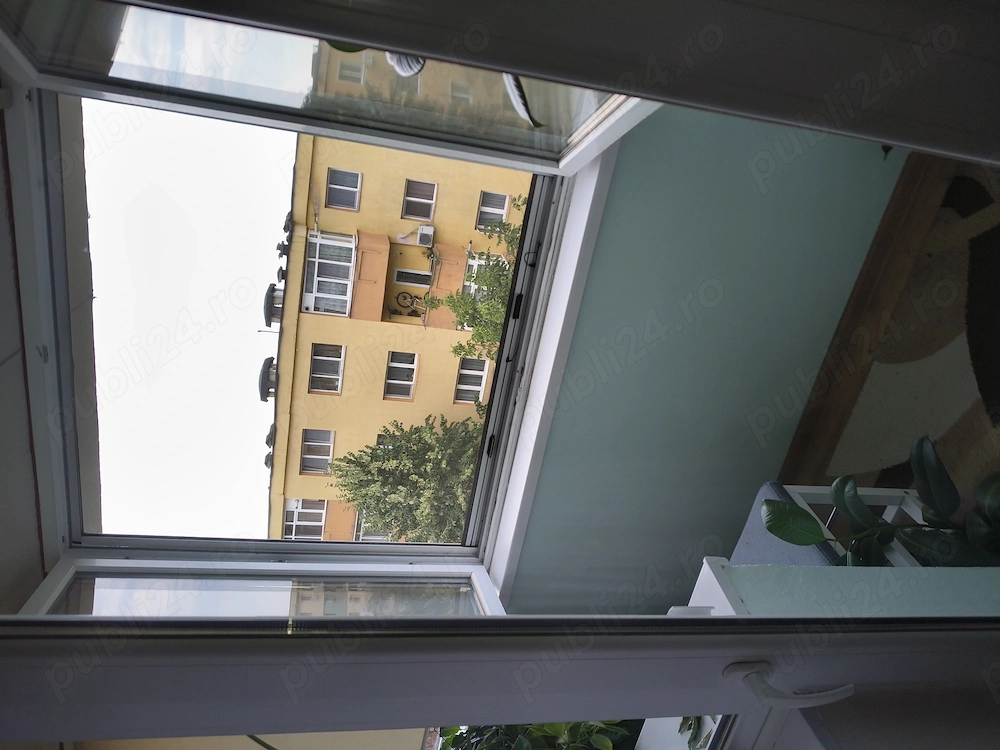 Vând apartament 2 camere cu 2 balcoane 