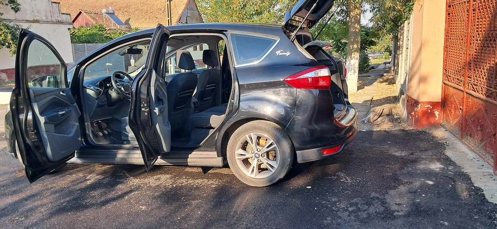 Vând Ford c-max 